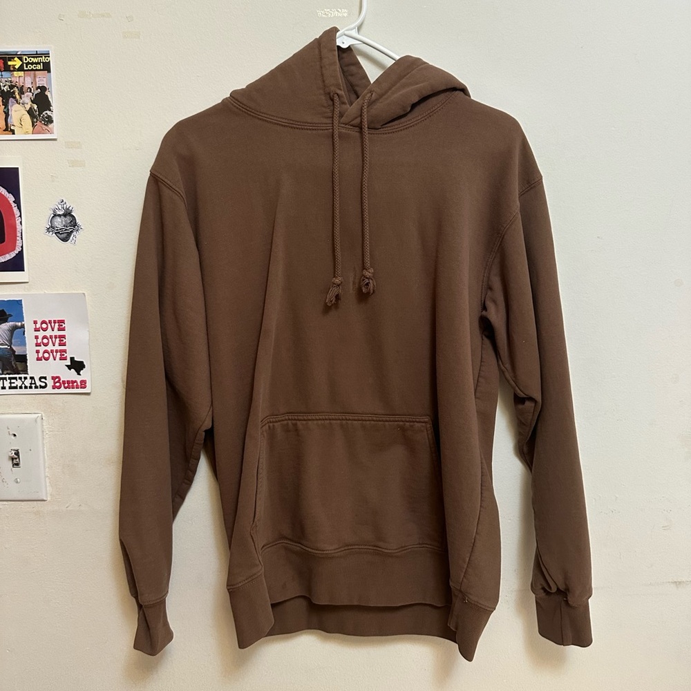 brandy melville brown sweater 🐰